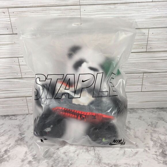 Staple x Nike SB Panda Pigeon Plush Dunk Low Pro New With Tags and OG Bag - Picture 2 of 9